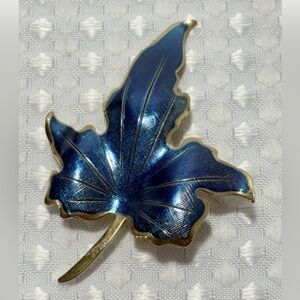 Estate Sale Find Vintage Gold Tone Metal Blue Maple Leaf Brooch Pin Canada